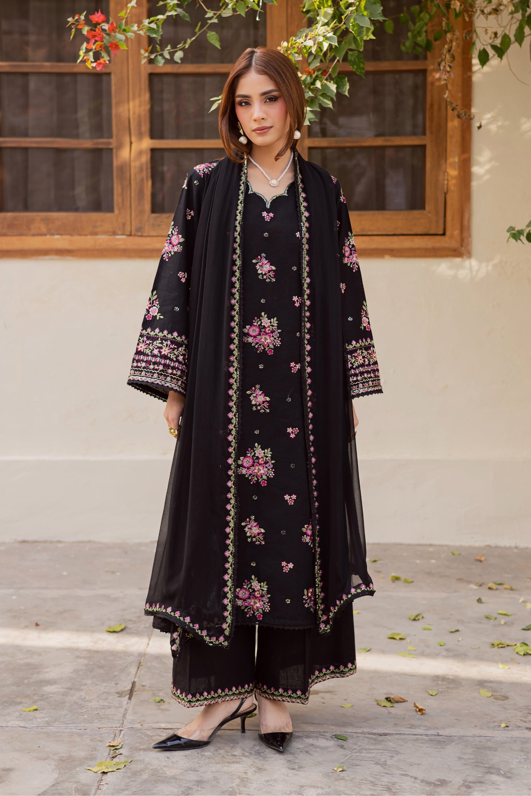 BATIK-3PC LAWN EMBROIDERED SHIRT WITH CHIFFON EMBROIDERED DUPATTA AND EMB TROUSER 719