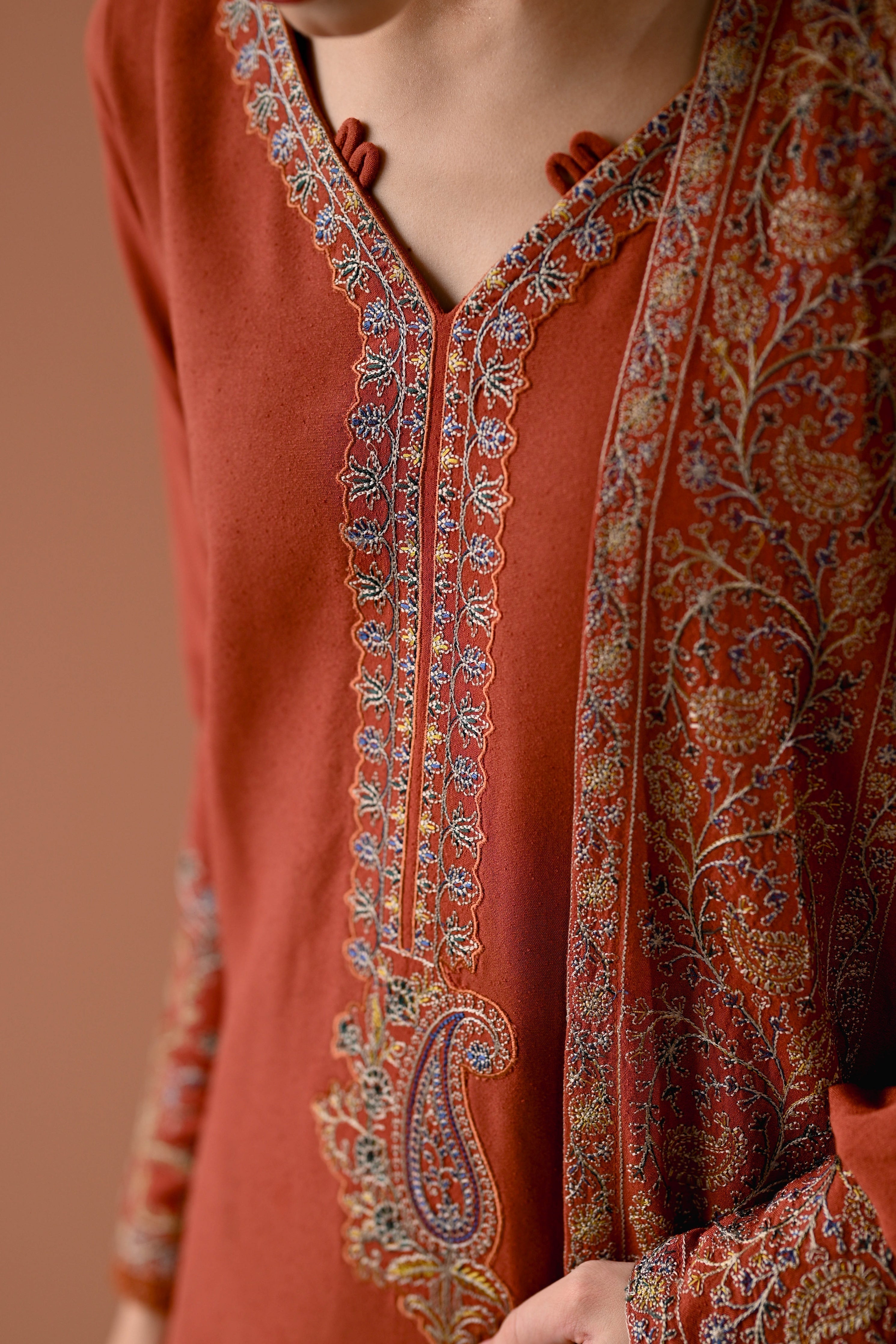 BATIK-3PC DHANAK EMBROIDERED SHIRT WITH DHANAK EMBROIDERED SHAWL AND TROUSER- 678